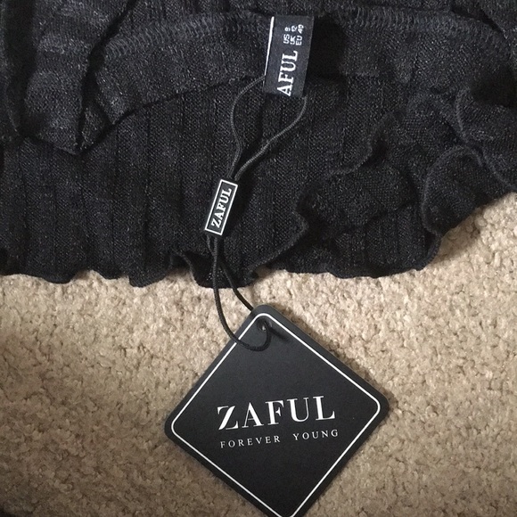 Zaful Ribbed Lettuce Trim Crop T-Shirt - Picture 4 of 5